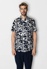 Load image into Gallery viewer, Clean Cut Copenhagen Bowling Noah Shirt Navy
